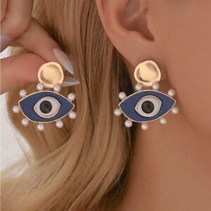 Gorgeous NEW Evil Eye Gold Accent Earrings OS Blue Gold
